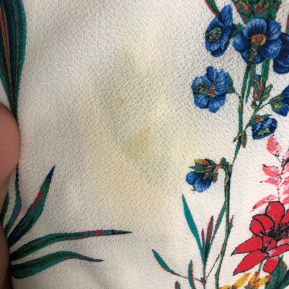 Top with spaghetti straps for shoulders - Picture 4 of 4